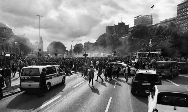 Ausschreitungen nach dem Ende des G20-Gipfels im Hamburger Schanzenviertel. © Tama66/Pixabay Ausschreitungen nach dem Ende des G20-Gipfels im Hamburger Schanzenviertel. © Tama66/Pixabay