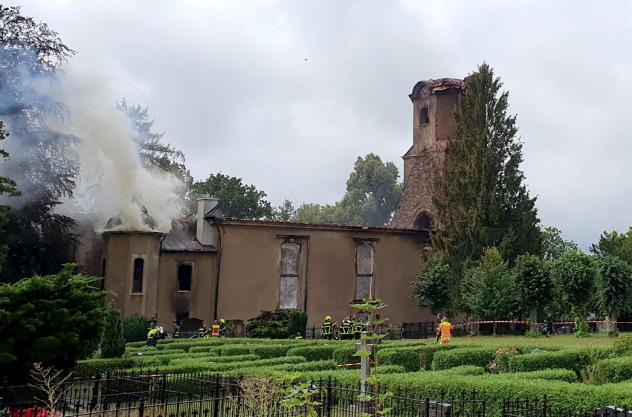 Bereits kurz nach dem Brand entschloss sich die Gemeinde, die Kirche in Großröhrsdorf wieder aufbauen zu wollen. © Markus Mütze