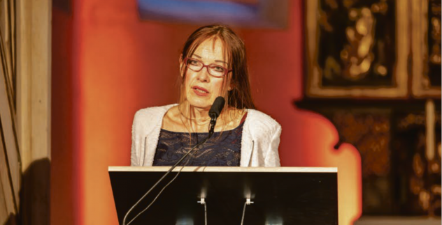 Angela Krauß bei ihrer »Kamenzer Rede« in der Klosterkirche/Sakralmuseum St. Annen.