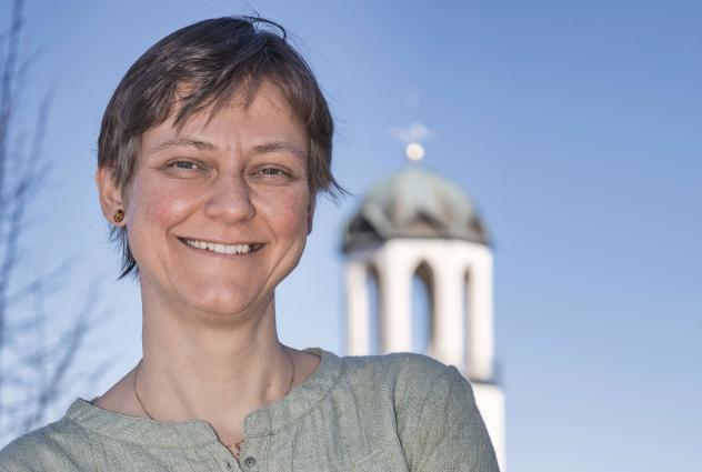 Dr. Nikola Schmutzler ist Pfarrerin in der St. Laurentius Kirchgemeinde Auerbach