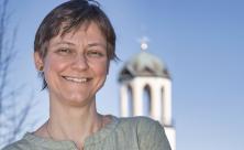 Dr. Nikola Schmutzler ist Pfarrerin in der St. Laurentius Kirchgemeinde Auerbach