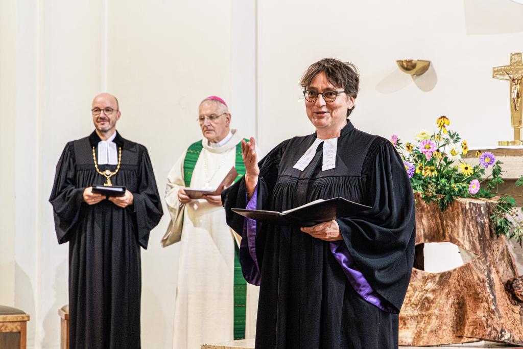 Schöpfung im Blick: Pfarrerin Ulrike Franke mit T. Bilz und H. Timmerevers. © Uwe Winkler