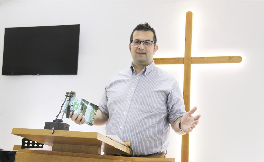 Albaniens ranghöchster Protestant: Pastor Ergest Biti gehört als Vorsitzender der evangelischen Allianz des Landes dem interreligiösen Rat Albaniens an. © Günter Saalfrank