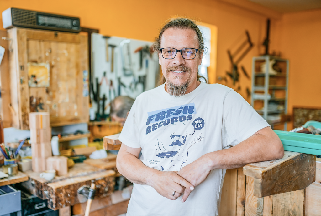 Mehr Männer-Projekte in der Demenzbehandlung fordert Ralf Daubner, der Leiter des »Männerschuppens«. © epd-bild/Thomas Niedermüller