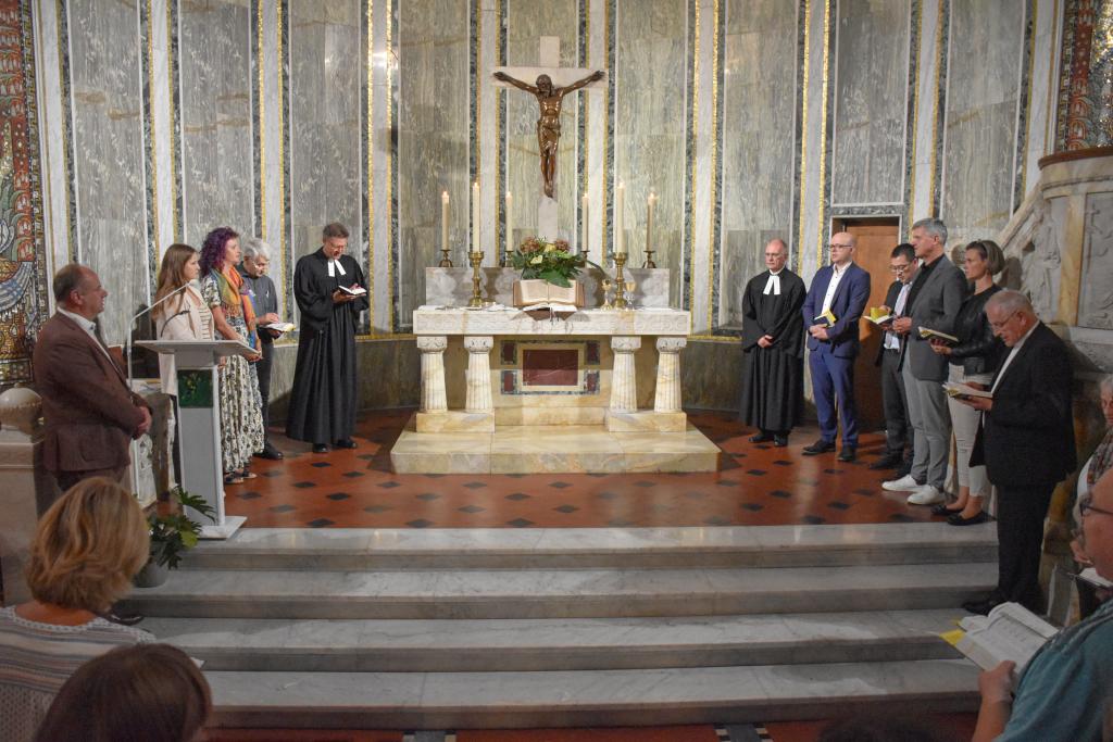 Abendmahl in der evangelisch-lutherischen Christusgemeinde Rom. © Ruth Weinhold-Heße