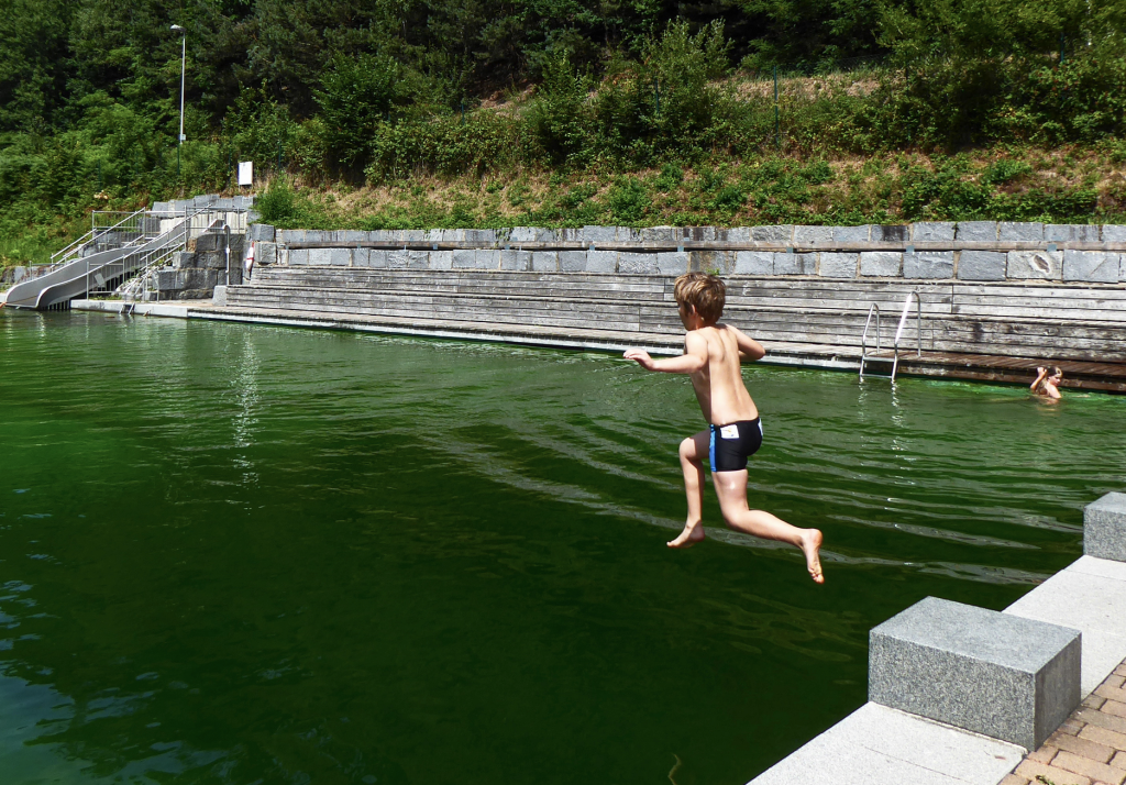 Erinnerung an die Kindheit: Das Naturschwimmbad Heigenbrücken. © Georg Magirius