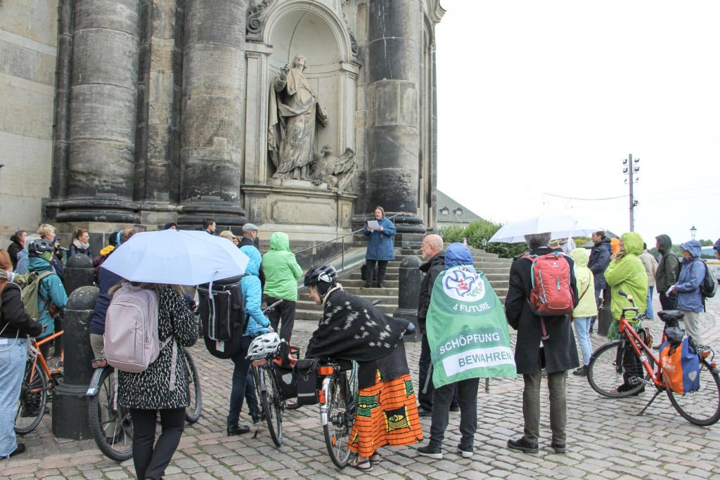 Hofkirche: Station des Pilgerweges »Gerechtigkeit, Frieden, Bewahrung der Schöpfung« am Sonntagmittag. © ACK/Jens Haverland