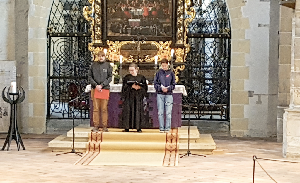 Fürbittgebet im Freiberger Dom, auch mit Christian Mädler (l.). © Uwe Naumann