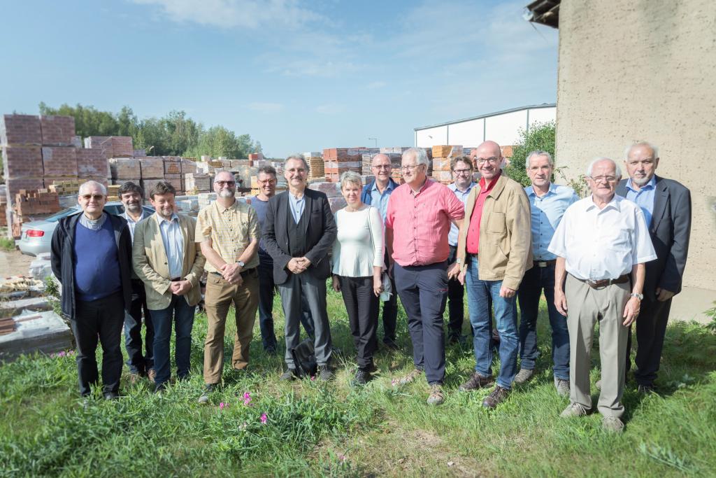 Delegation der Landeskirche beim diesjährigen Betriebsbesuch des Landesbischofs. © Walter Müller-Wähner/EVLKS