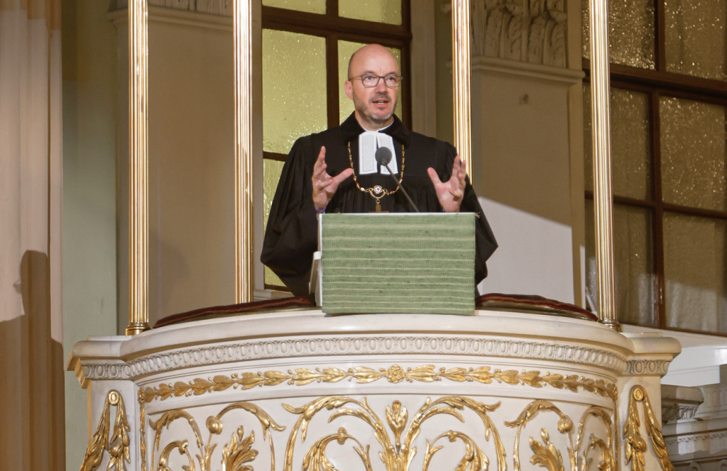 Landesbischof Tobias Bilz in der Nikolaikirche. © PUNCTUM/S. Hoyer