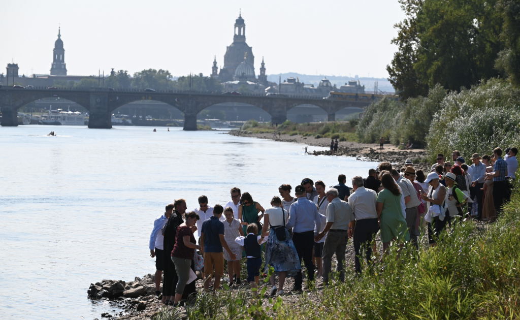 Die Elbe mit dem Altstadt-Panorama bot eine einmalige Kulisse für dieses besondere Tauffest. © Steffen Giersch