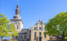 Der Osloer Dom ist die Kathedrale der evangelisch-lutherischen Kirche in Norwegen. Mitte des 19. Jahrhunderts wurde er nach Plänen deutscher Architekten erbaut. © stock.adobe.com/orpheus26