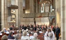 Neue Konzertsaison im Dom Meißen eröffnet: Am Sonnabendabend begeisterten der Domchor mit Domkantor Thorsten Göbel mit der 1. Abendmusik. Es erklang u. a. lateinamerikanische Musik. Foto: Mandy Weigel