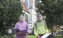 Luisa und Hannes haben als Jugendkirchenführer bei der Kamenzer Kulturnacht mitgemacht und Besucher durch ihre St. Marienkirche geführt. © Irmela Hennig